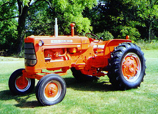 Antique Allis Chalmers Tractor - AC D17 - TractorShed.com Allis Chalmers Parts The Antique Tractor Shed
