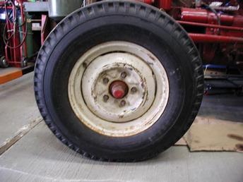 1950 8N - Front Hub (2) W/Wheel