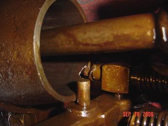 1948 8N - Damaged Lift Cylinder
