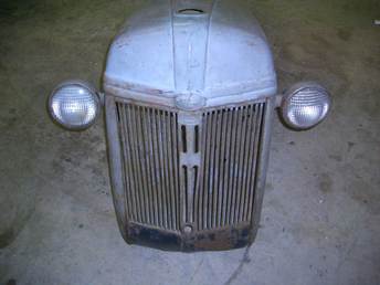 1946 Ford 2N - headlight