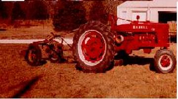 1946 Farmall H with John Deere plow