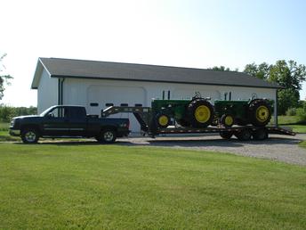 John DEERE1953 R And 1956 80 On The Trailer