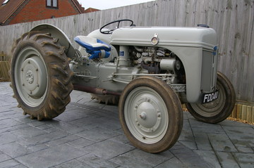 1943 Ford 2N