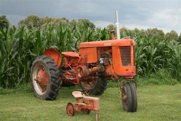 1954 VAC-14 Single Wheel And VAC Pedal Tractor