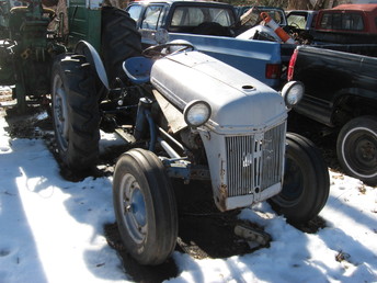 1940ISH Ford 9N(?)