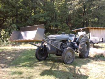 1951 Ferguson TO-20 with Loader