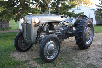1940 9N Ford 