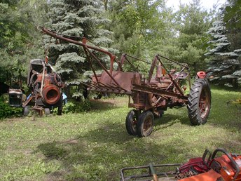 1950 Ihc H With Loader And Jib