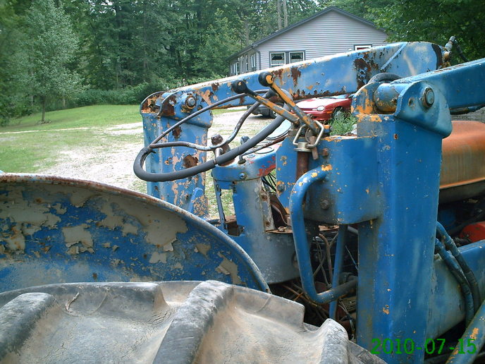 2600 Ford tractor front end loader