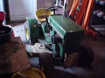 John Deere 112 Lawnmower